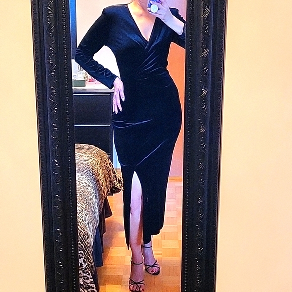 FLASH SALE! Sexy Black Velvet Bodycon Maxi-Dress, V-Neck, Thigh-High Slit, 10 - Picture 1 of 14